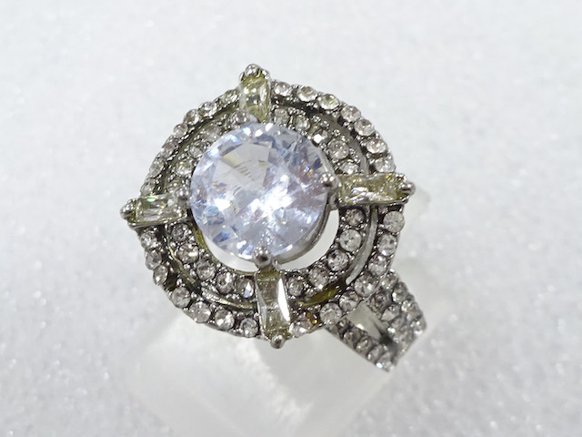 クリスタル　指輪(11号)